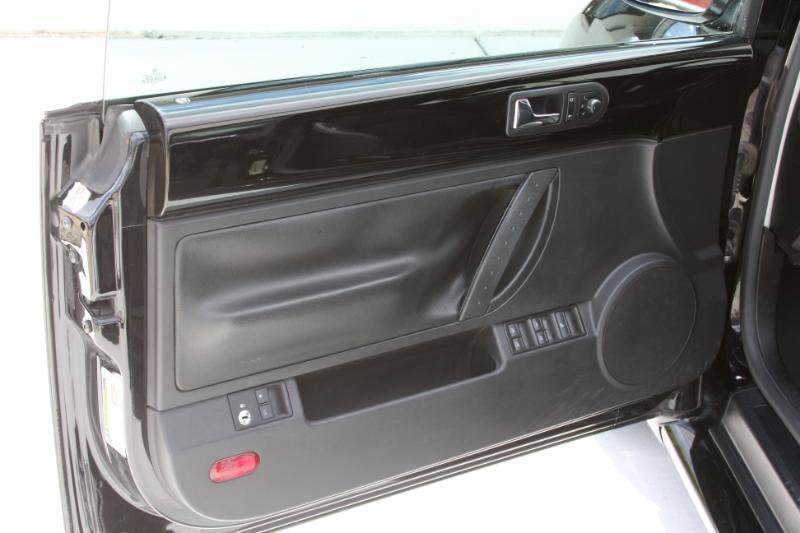 Used 2008 Volkswagen Beetle SE FWD image 36