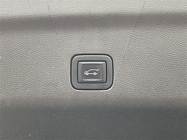 Used 2022 Chevrolet Tahoe RST w/ Luxury Package image 14