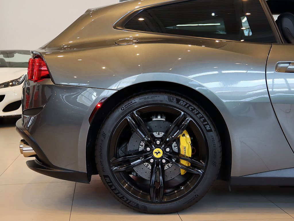 Certified 2017 Ferrari GTC4Lusso image 49