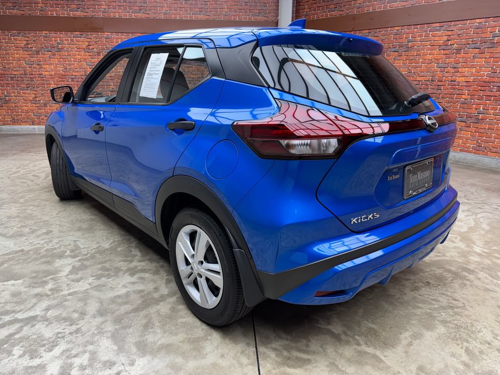Used 2025 Nissan Kicks Play S FWD image 2