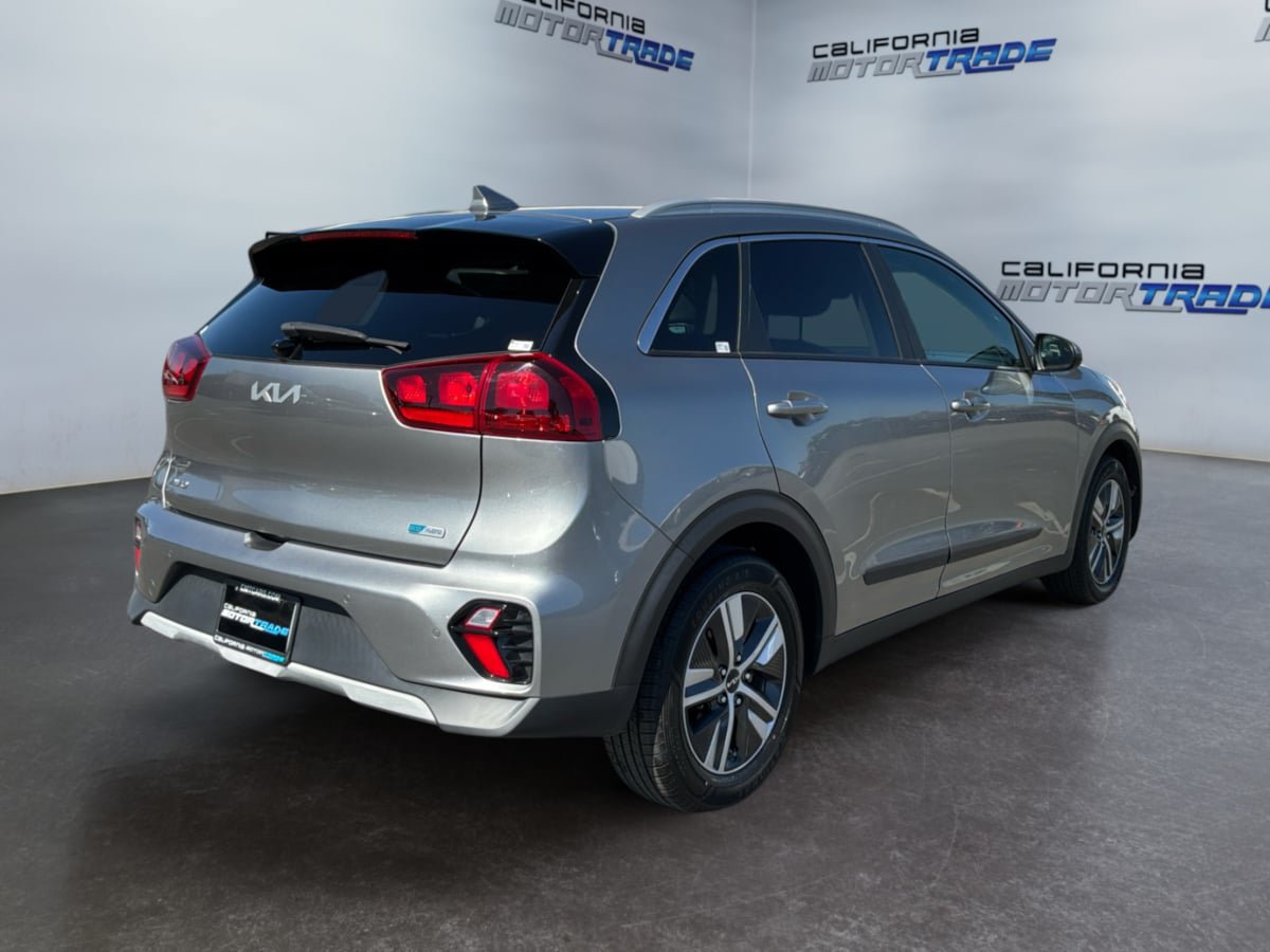 Used 2022 Kia Niro LXS FWD image 5
