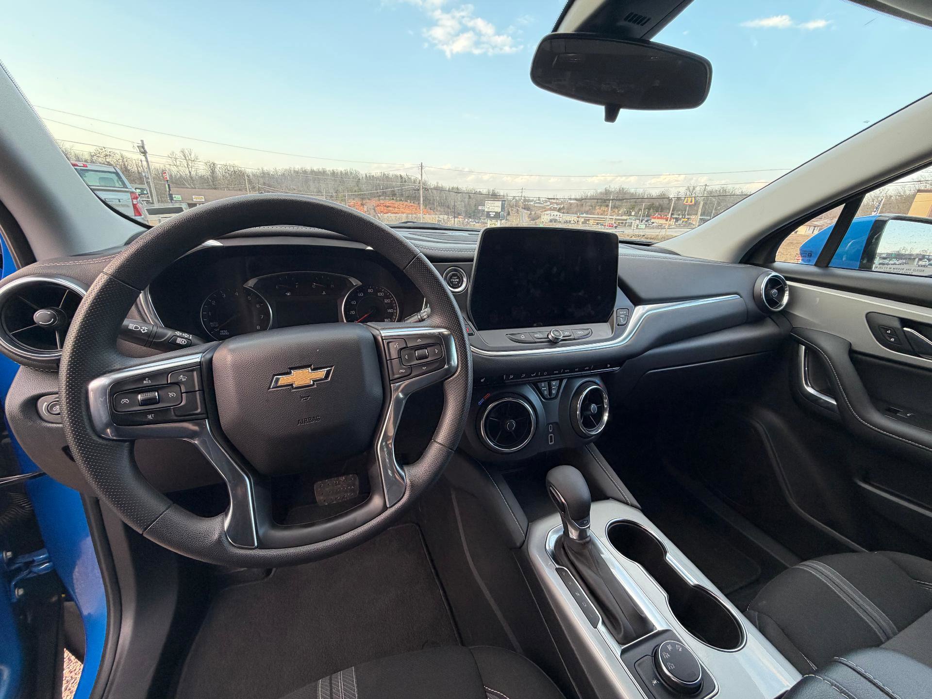 Used 2025 Chevrolet Blazer LT image 10