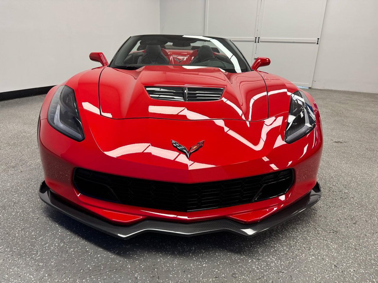 Used 2015 Chevrolet Corvette Z06 w/ 3LZ Preferred Equipment Group image 2