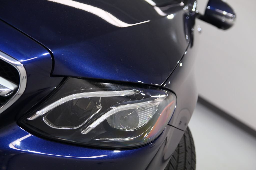 Certified 2019 Mercedes-Benz E 300 4MATIC image 9