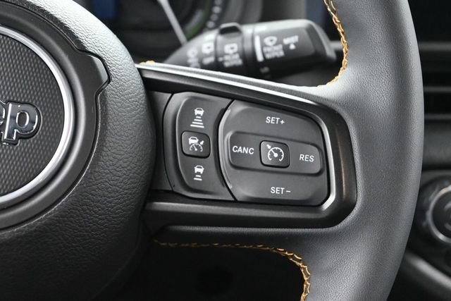 Used 2024 Jeep Wrangler Unlimited AWD/4WD image 29