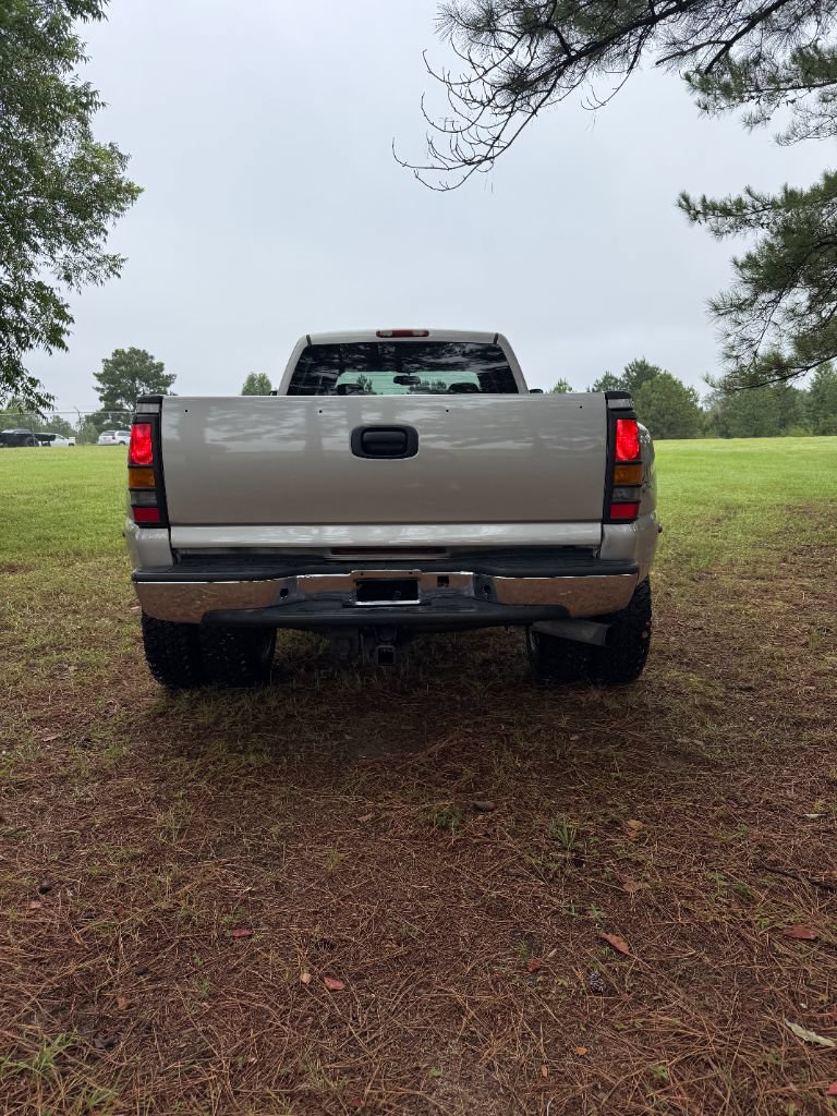 Used 2007 GMC Sierra 3500 SLT w/ Heavy-Duty Power Package AWD/4WD image 6