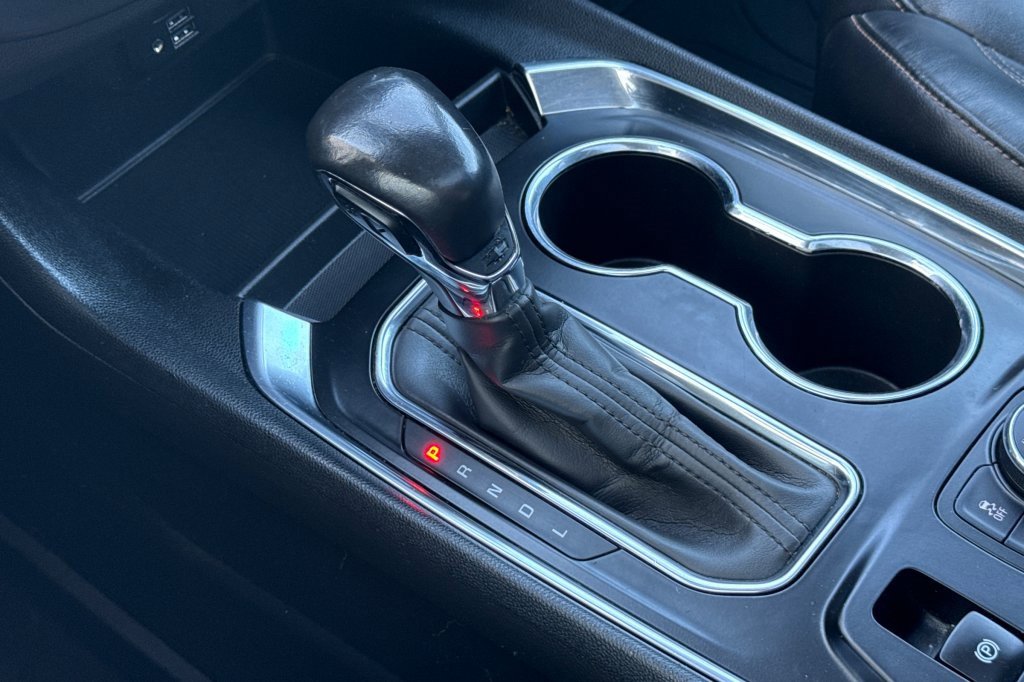 Used 2021 Chevrolet Traverse LT w/ LT Premium Package image 20