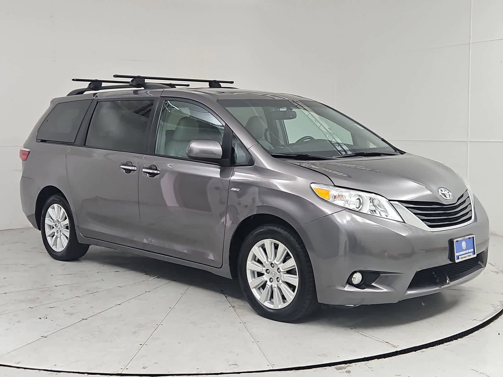 Used 2017 Toyota Sienna XLE AWD/4WD image 8
