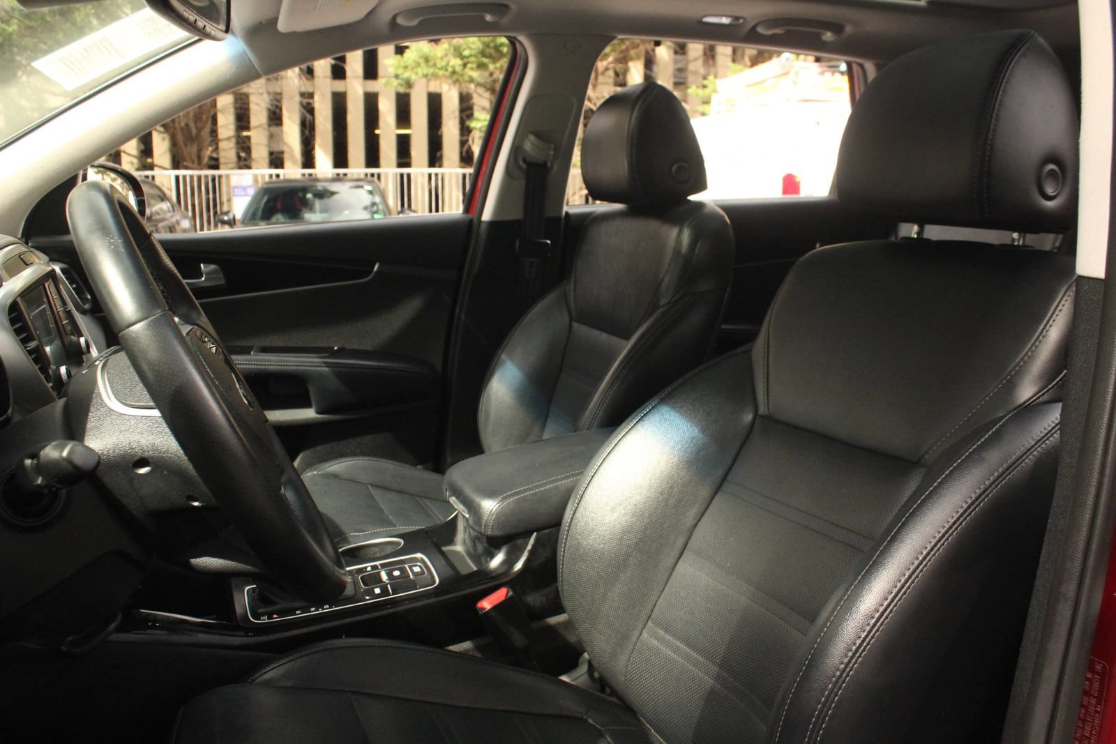 Used 2019 Kia Sorento FWD image 16