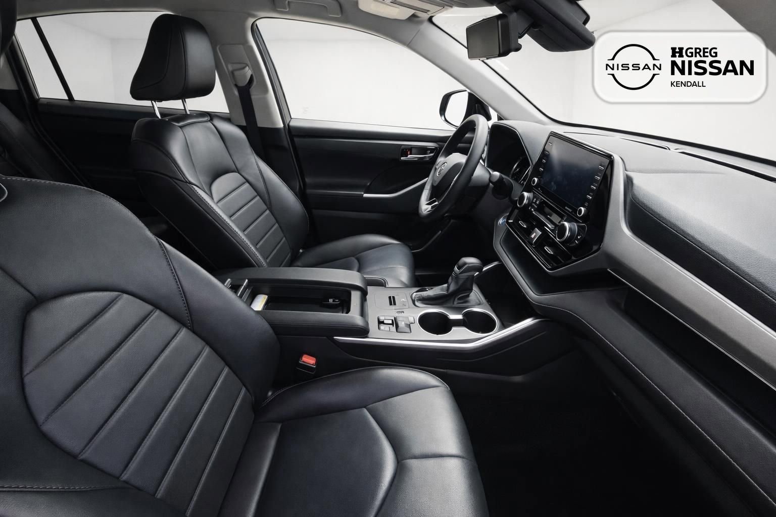 Used 2021 Toyota Highlander XLE FWD image 11
