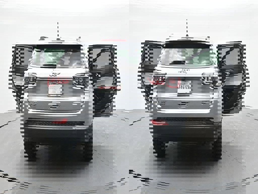 Used 2022 Jeep Compass Latitude image 35