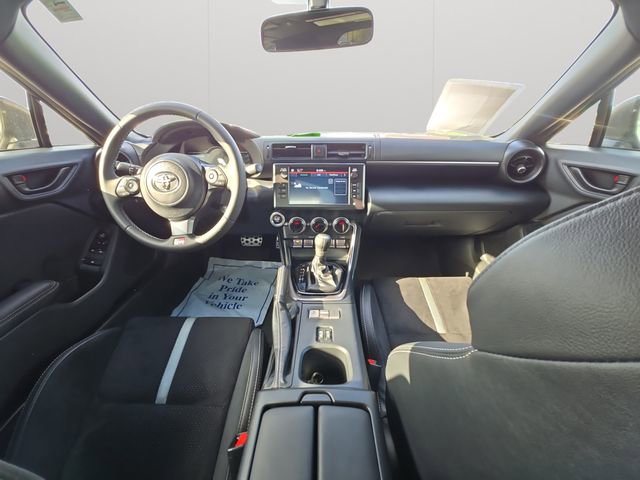 Used 2025 Toyota GR86 Premium w/ Performance Package RWD image 18