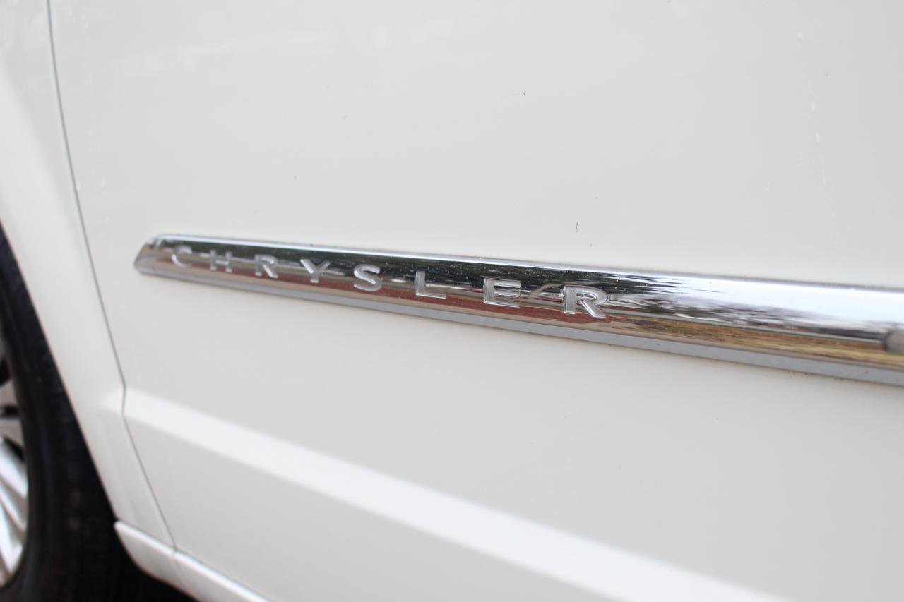 Used 2013 Chrysler Town & Country Limited w/ Trailer Tow Group FWD image 51