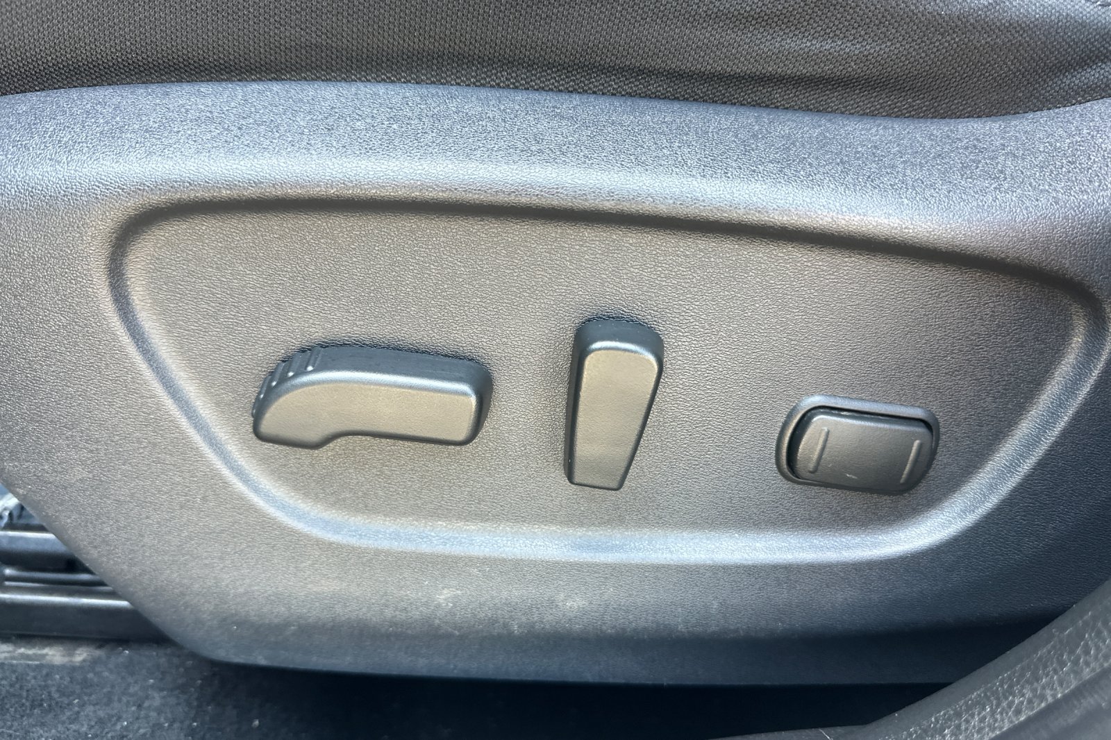 Used 2019 Nissan Rogue SV FWD image 14