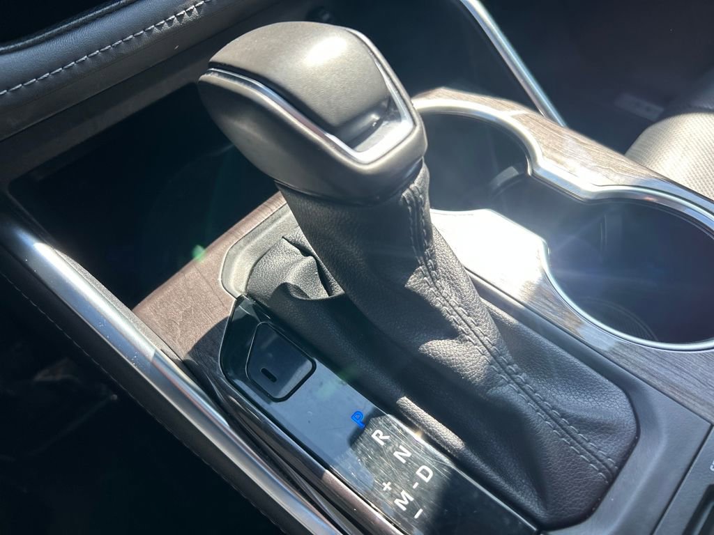 Used 2023 Toyota Highlander Limited image 18