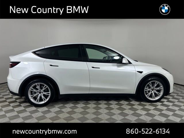 Used 2022 Tesla Model Y Long Range image 8