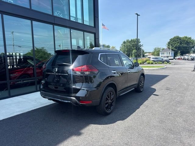 Used 2020 Nissan Rogue SV AWD/4WD image 3