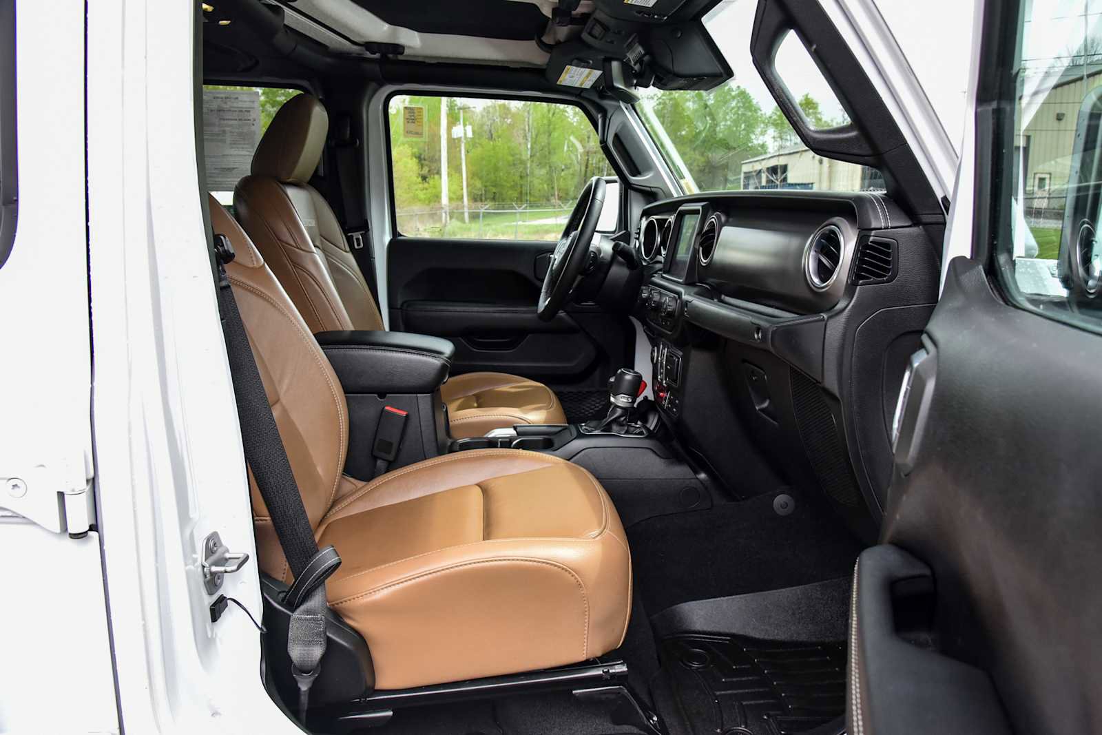 Certified 2020 Jeep Gladiator Rubicon AWD/4WD image 9