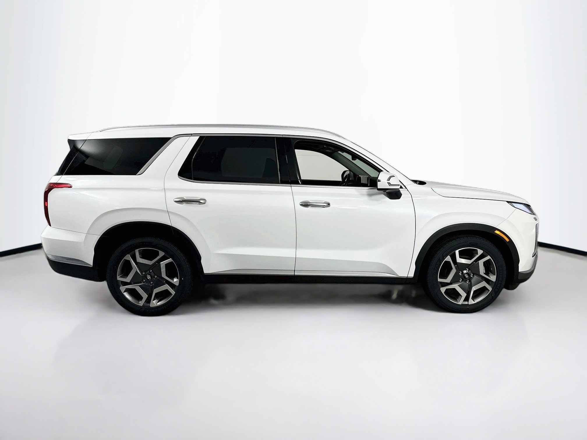 Used 2023 Hyundai Palisade Limited w/ Cargo Package FWD image 4