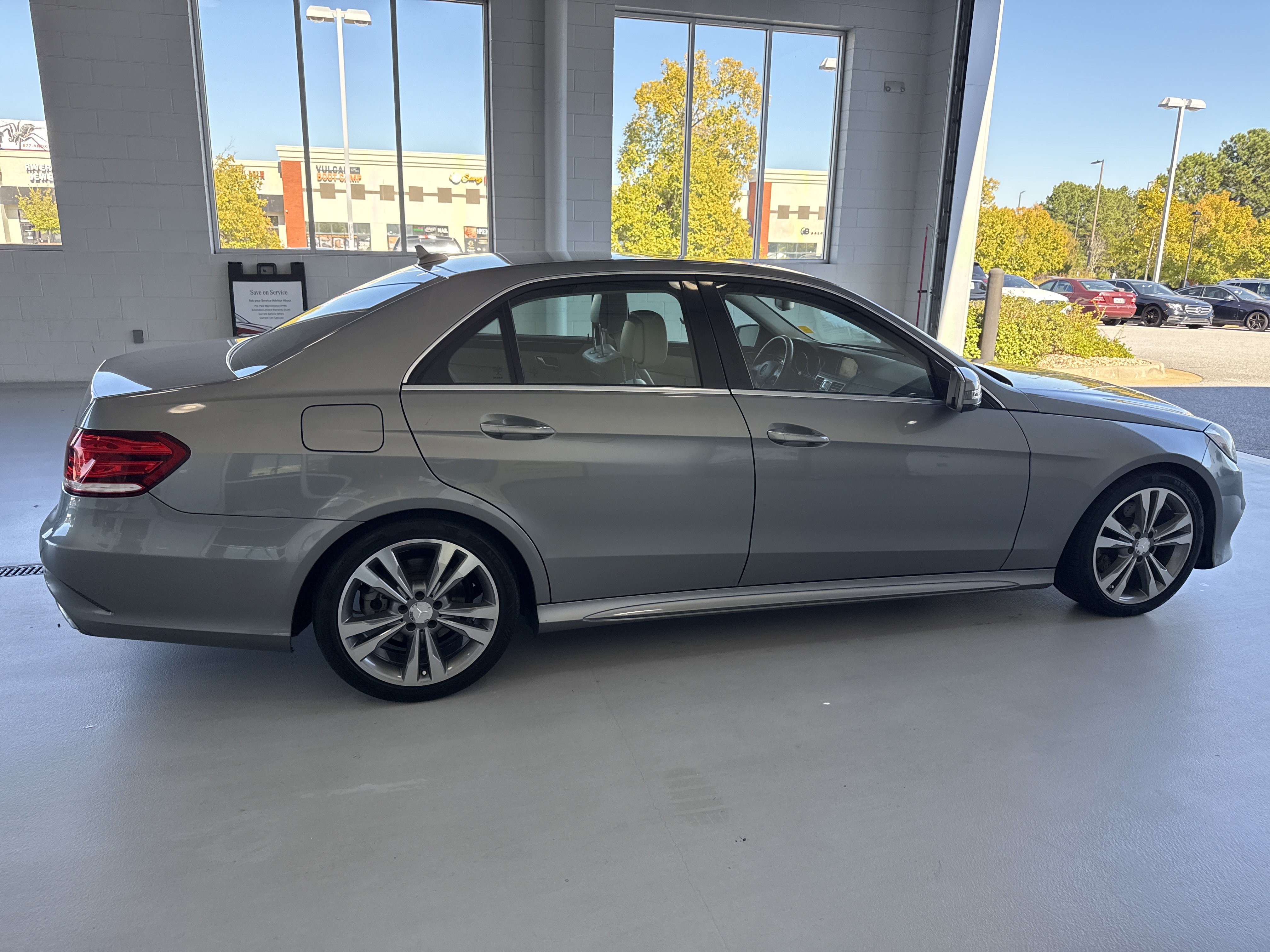 Used 2014 Mercedes-Benz E 350 Sedan image 12