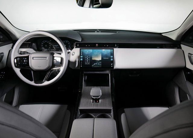 New 2025 Land Rover Range Rover Velar Dynamic SE image 4