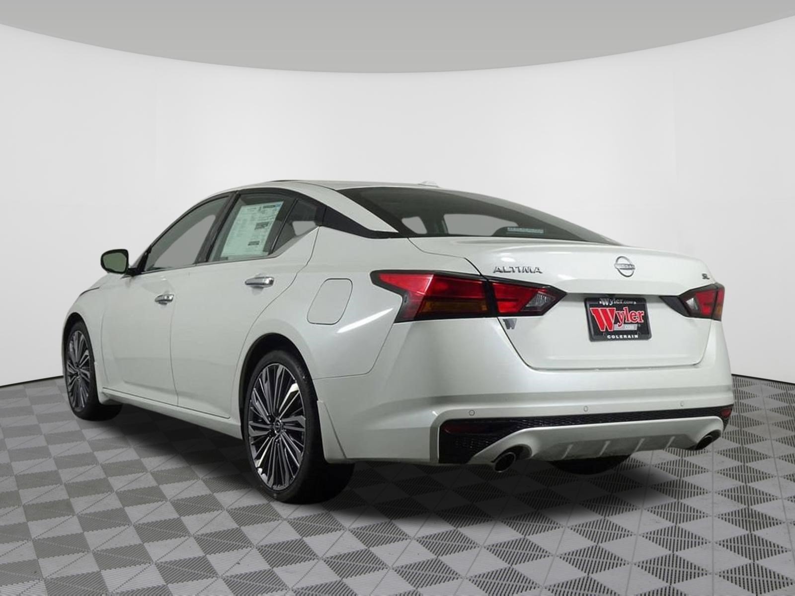 Certified 2025 Nissan Altima 2.5 SL FWD image 16