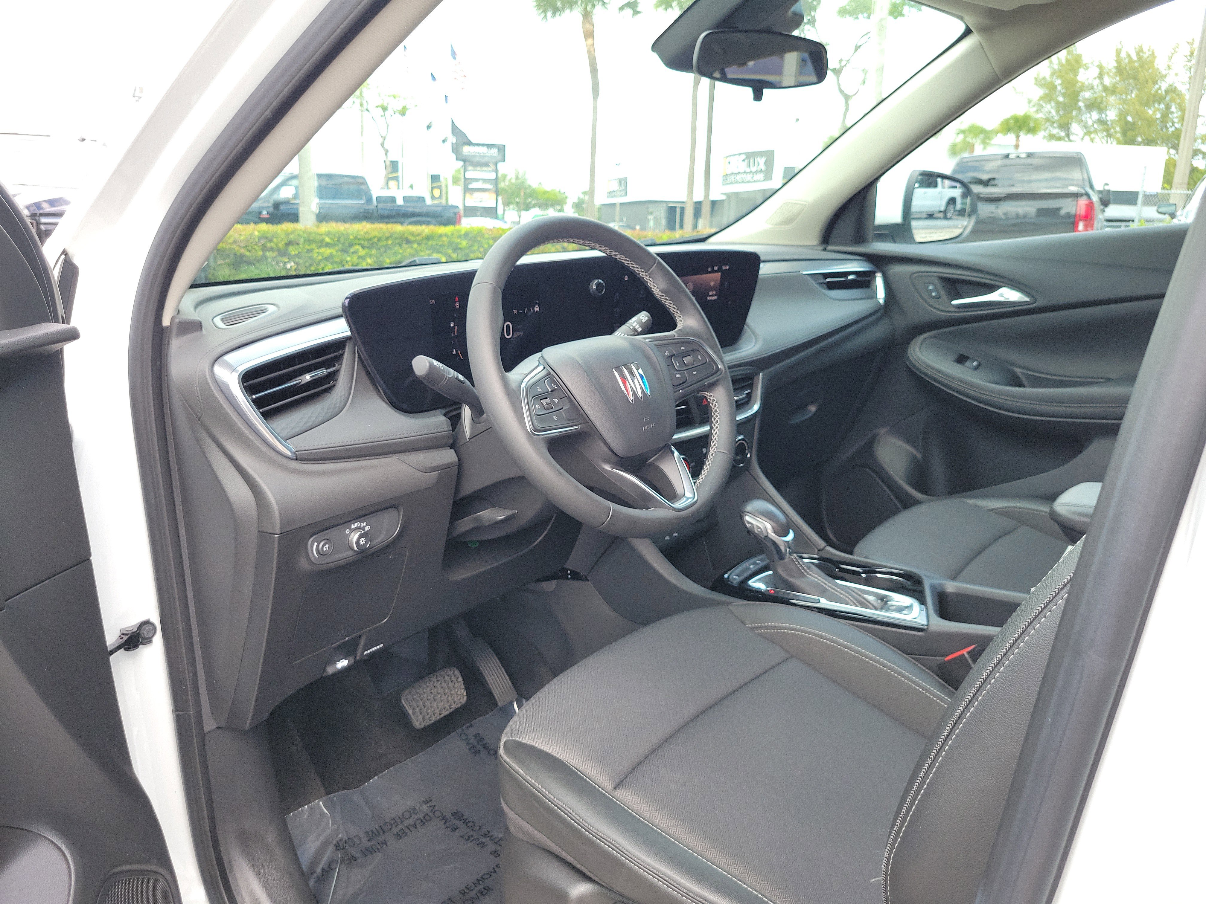 Used 2024 Buick Encore GX Preferred FWD image 9