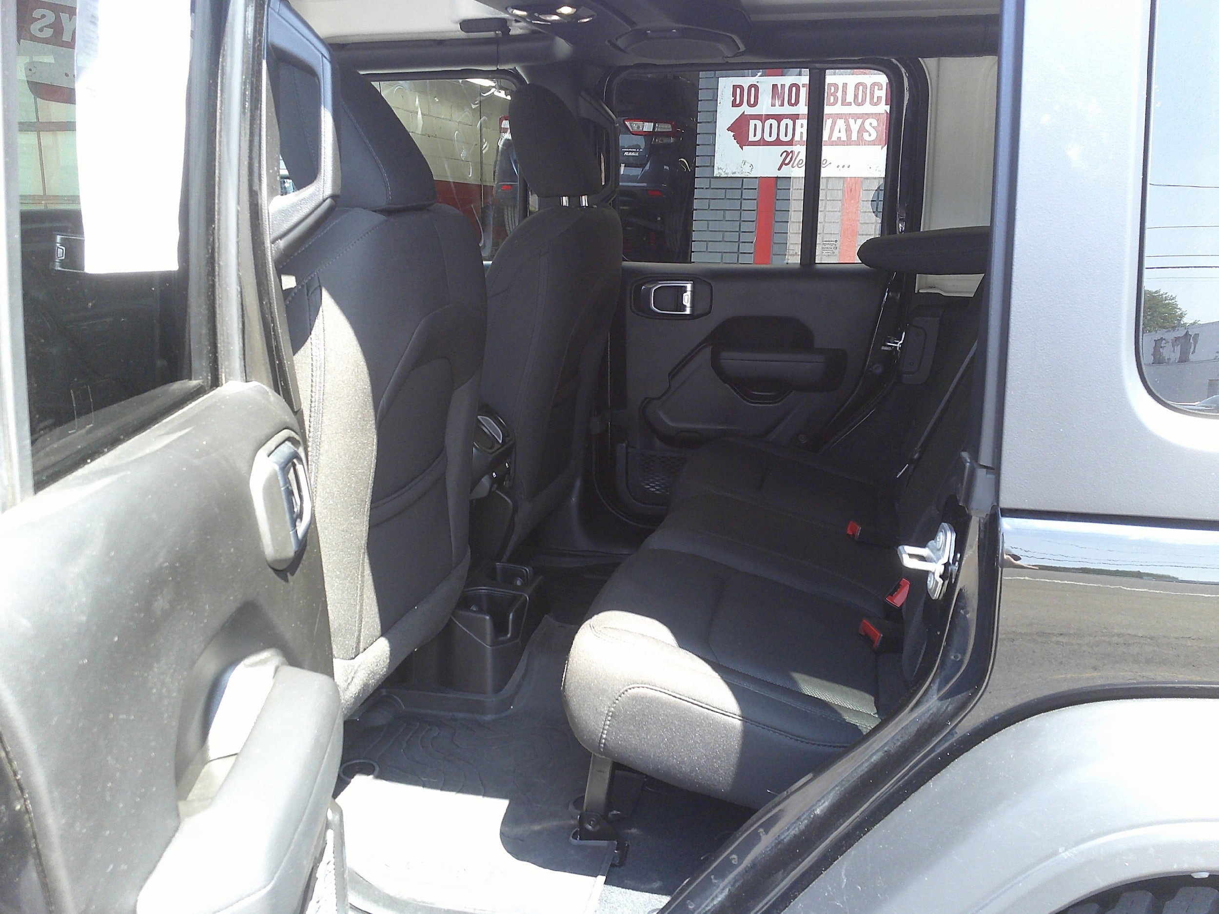 Used 2021 Jeep Wrangler Unlimited Sport image 17