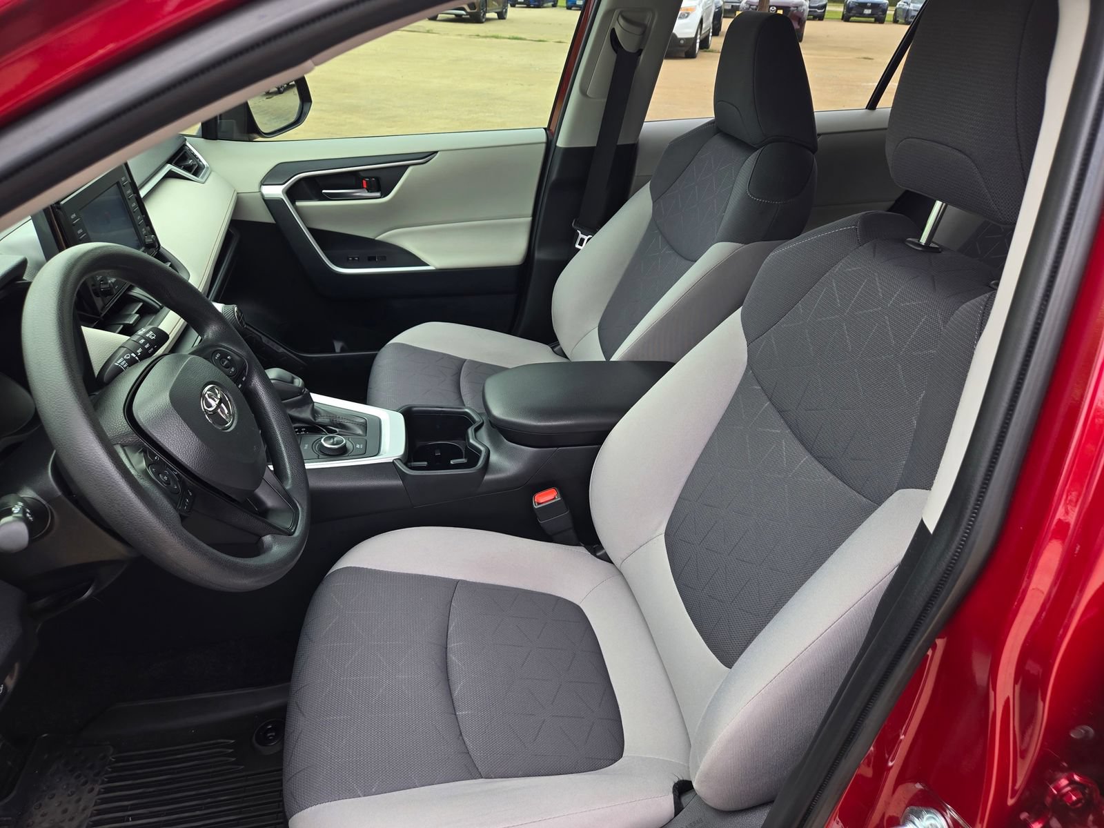 Used 2022 Toyota RAV4 XLE w/ Convenience Package AWD/4WD image 22