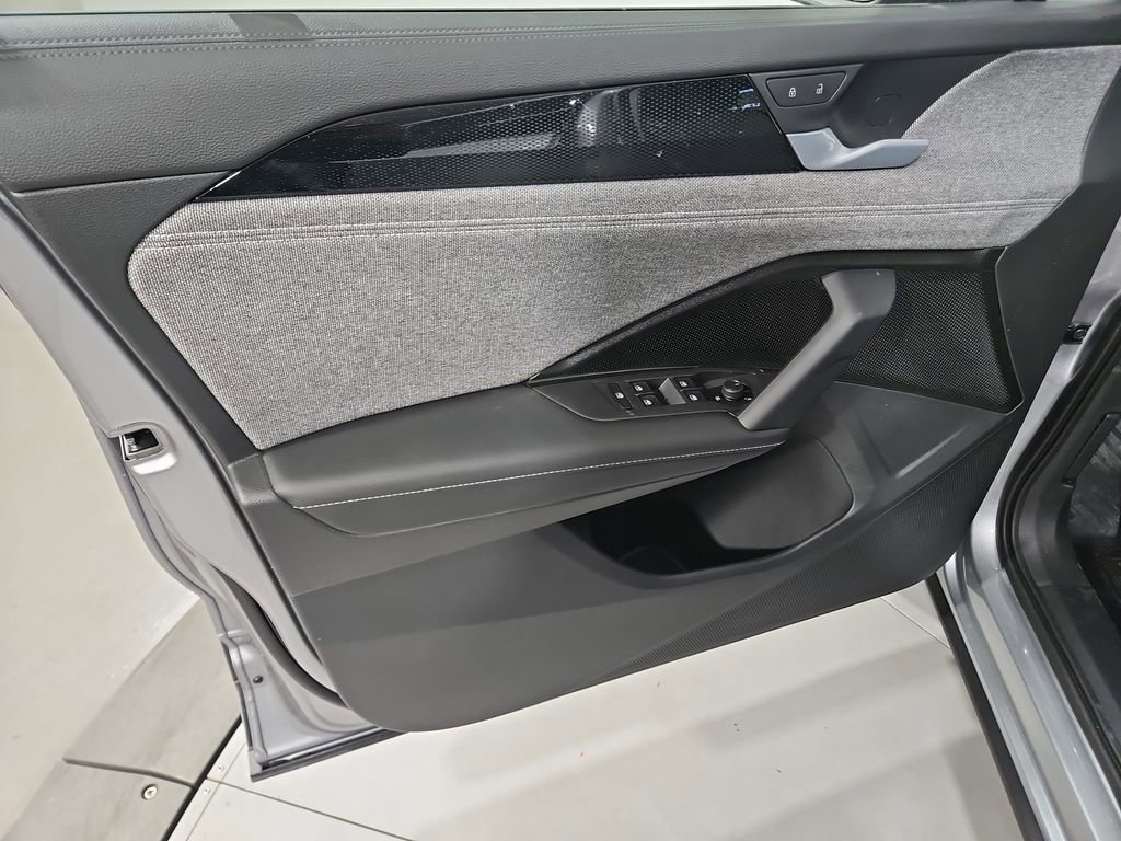 New 2026 Volkswagen Tiguan S image 10