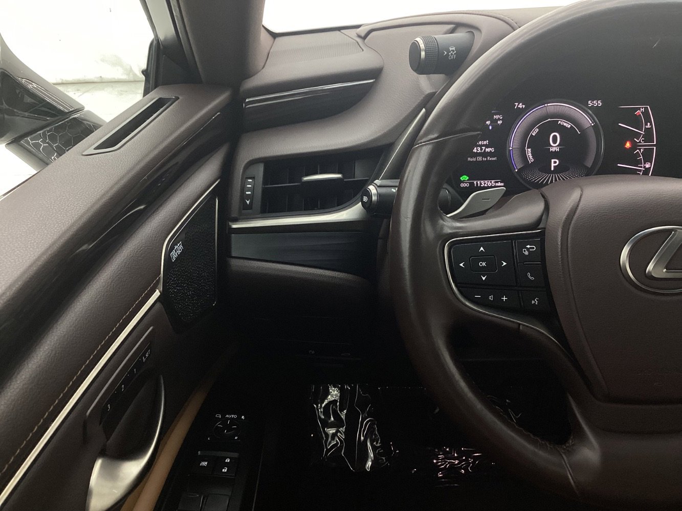 Used 2020 Lexus ES 300h w/ Premium Package image 31