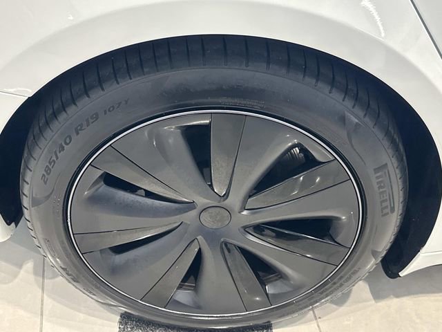 Used 2022 Tesla Model S Plaid image 12