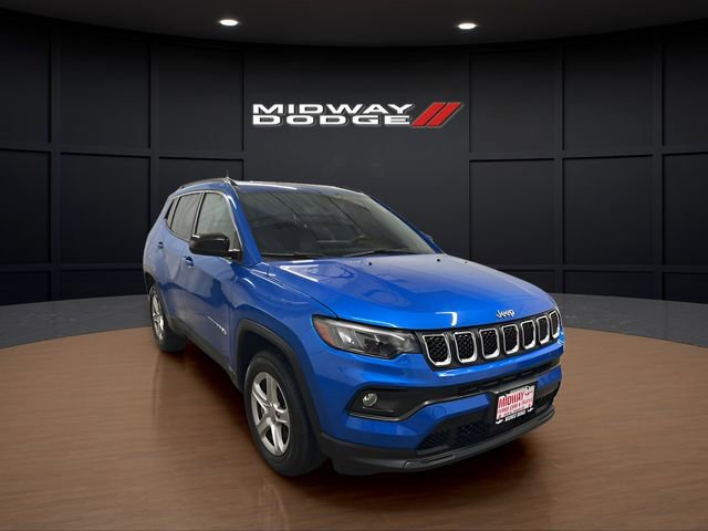 Used 2023 Jeep Compass Latitude AWD/4WD image 1