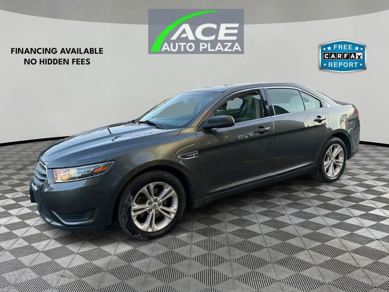 Used 2018 Ford Taurus SE image 2