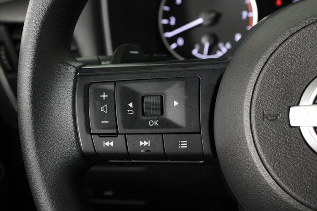 Certified 2024 Nissan Rogue SV FWD image 26
