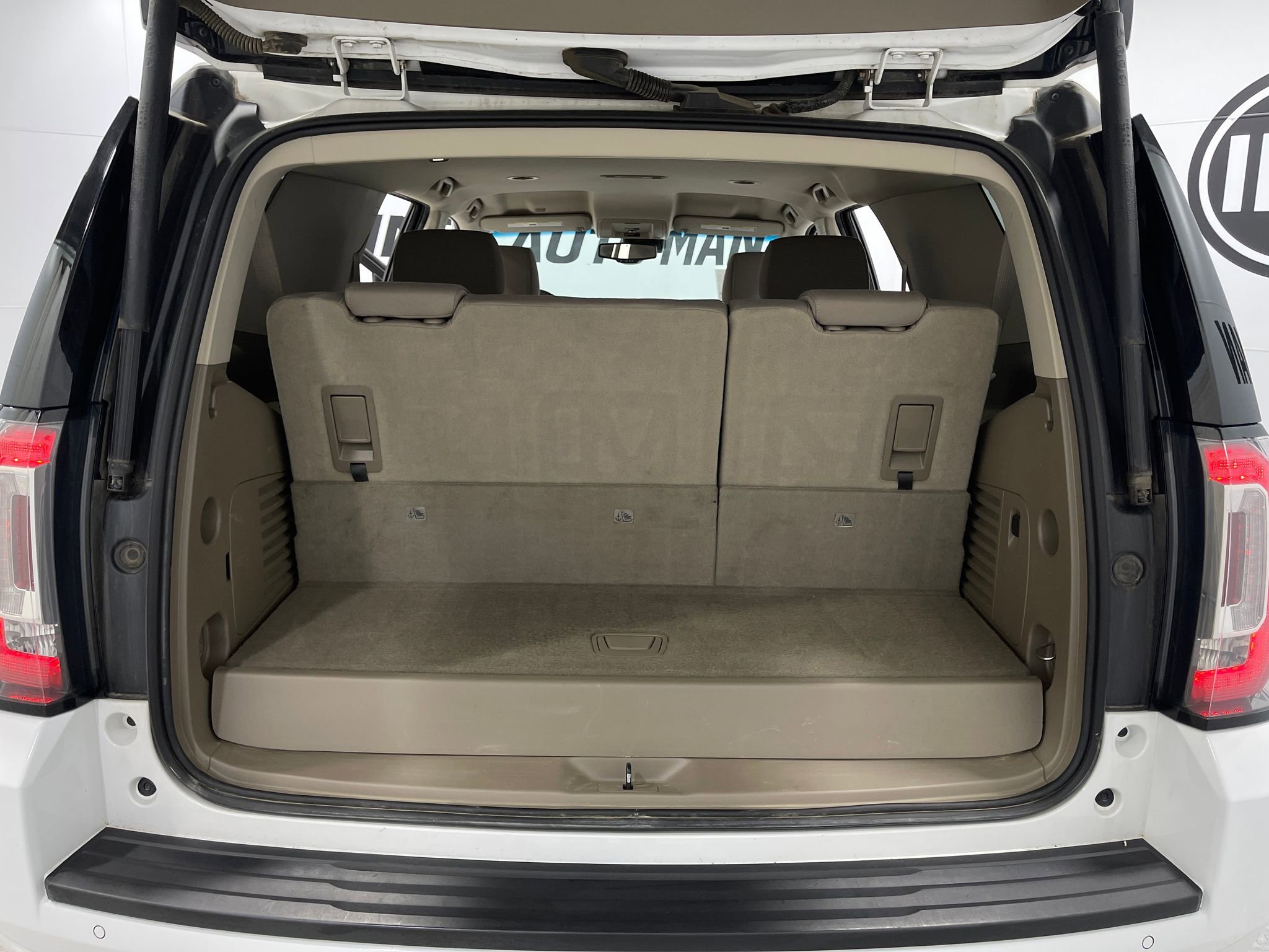 Used 2016 GMC Yukon SLE w/ HD Trailering Package image 24