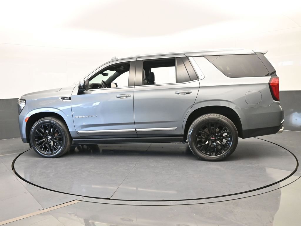 Used 2022 GMC Yukon Denali w/ Denali Premium Package image 3