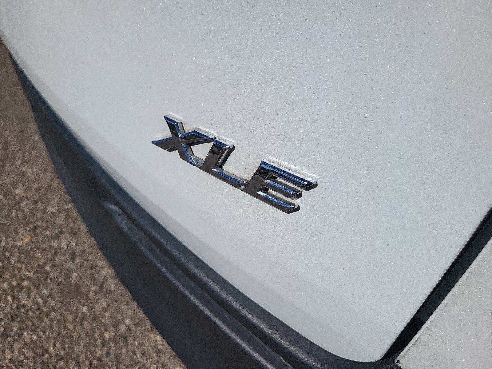 Used 2025 Toyota Sienna XLE FWD image 25