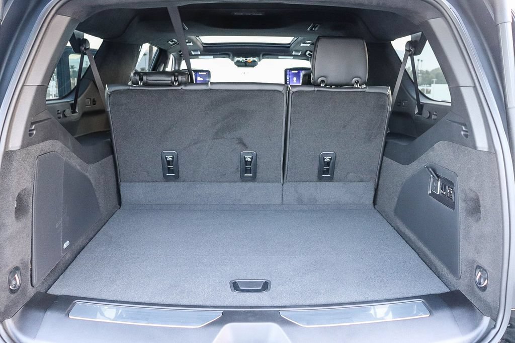 Used 2026 Cadillac Escalade ESV V AWD/4WD image 31