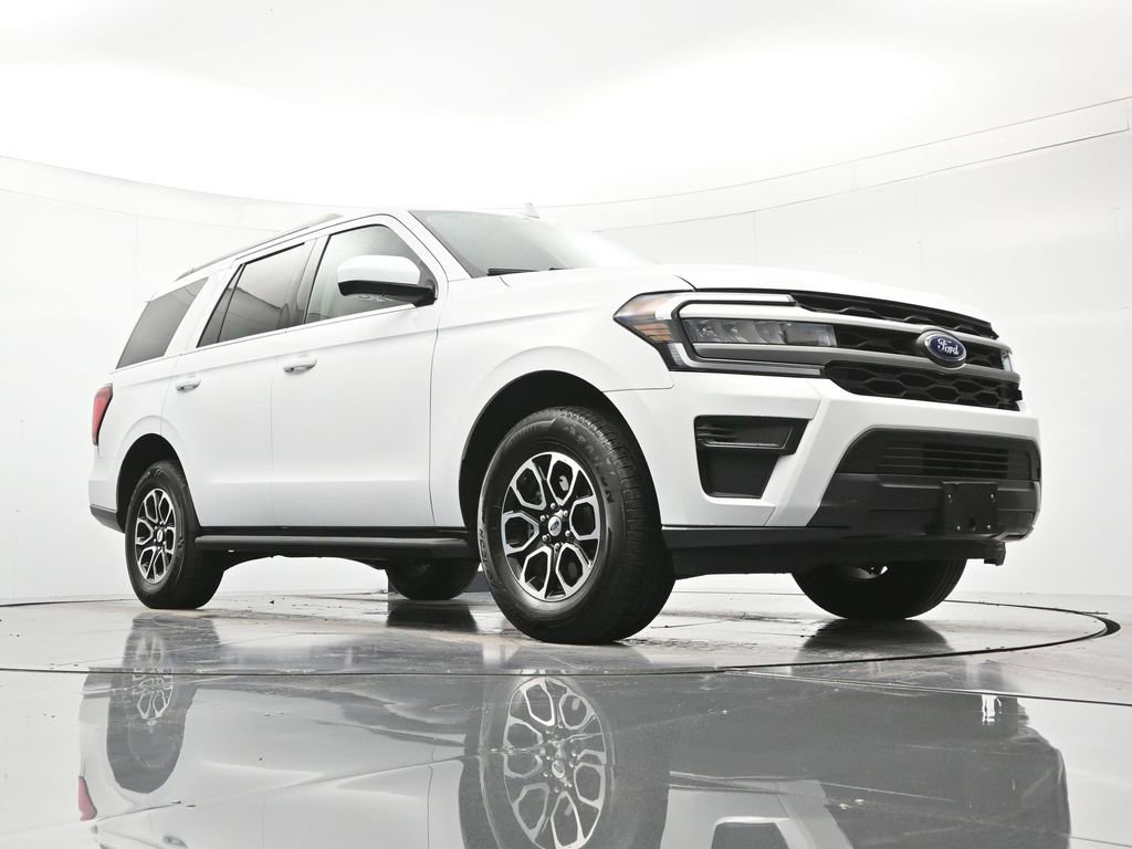 Used 2024 Ford Expedition XLT image 40