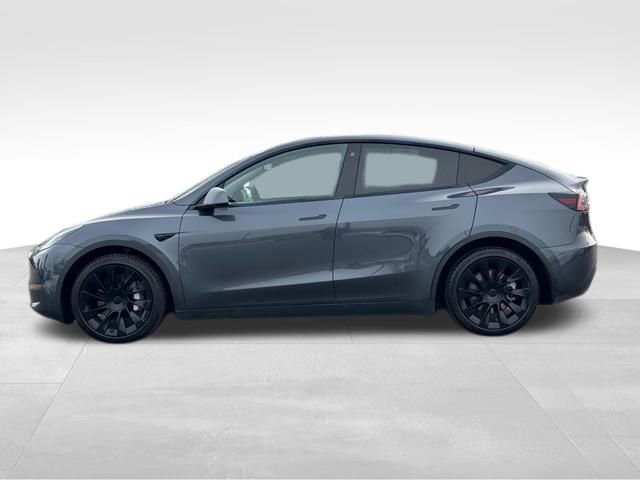 Used 2022 Tesla Model Y Long Range image 7