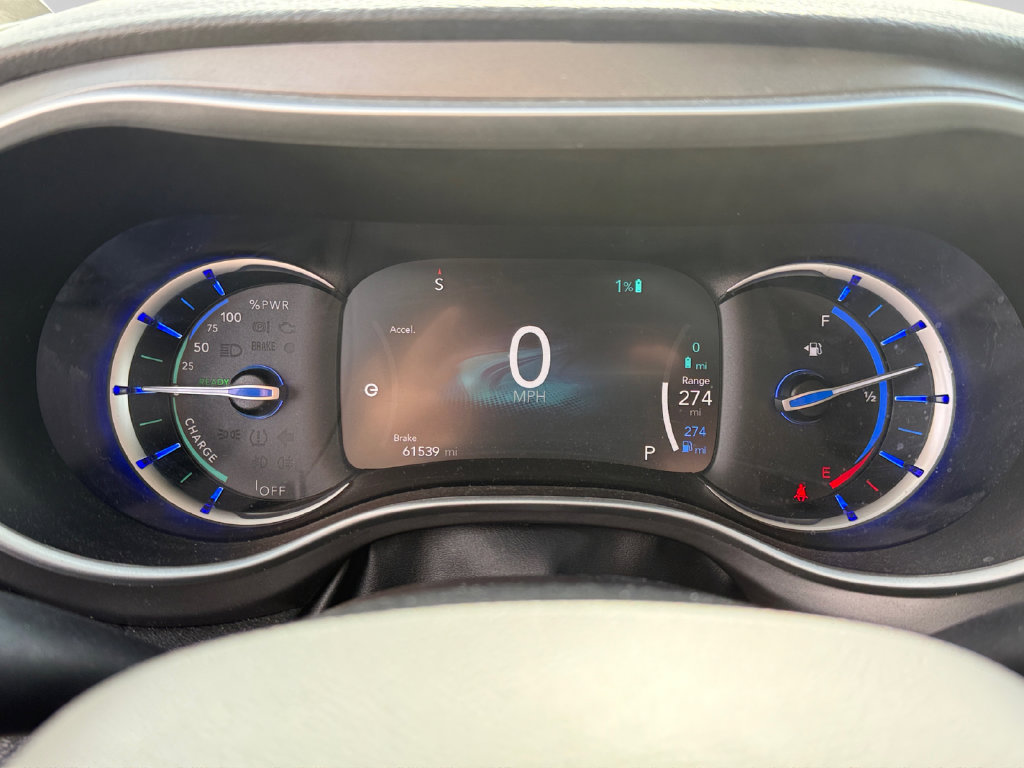 Used 2024 Chrysler Pacifica Limited FWD image 13