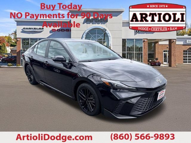 Used 2025 Toyota Camry SE FWD image 1
