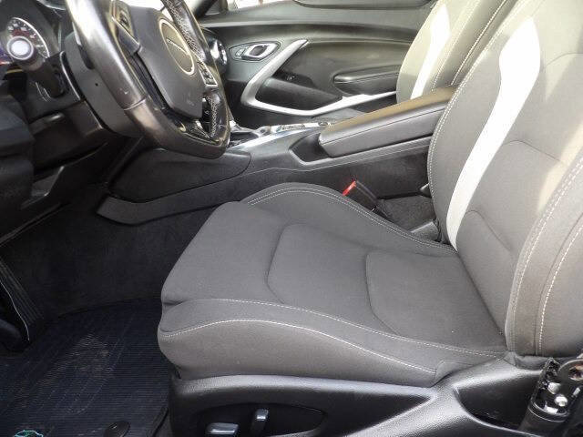 Used 2021 Chevrolet Camaro LT RWD image 28