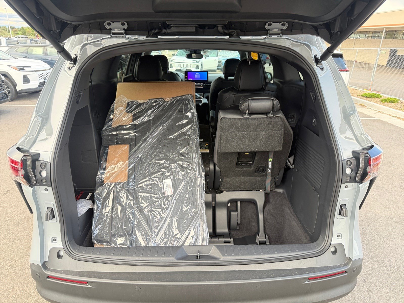 New 2026 Toyota Sienna XLE Woodland Edition AWD/4WD image 32