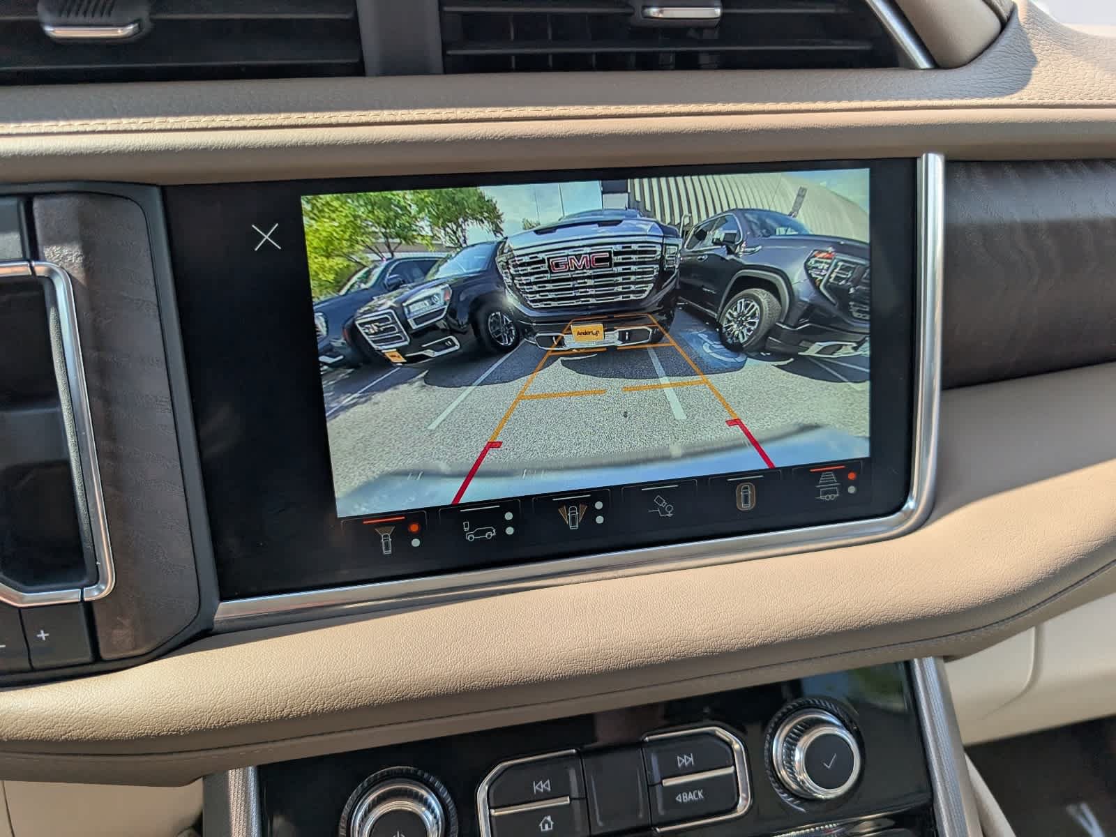 Certified 2024 GMC Yukon XL Denali w/ Advanced Technology Package AWD/4WD image 33