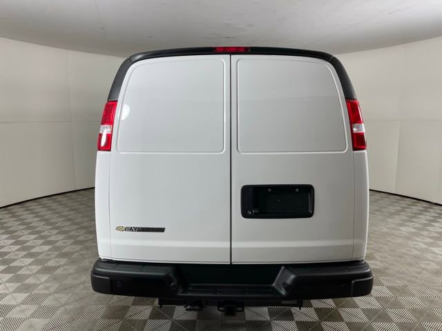New 2025 Chevrolet Express 3500 w/ Driver Convenience Package image 7