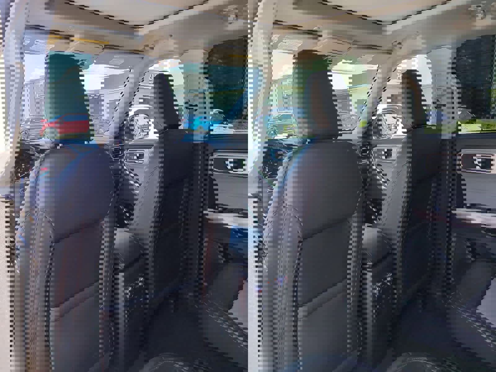 Used 2022 Ford Explorer XLT w/ Equipment Group 202A image 18