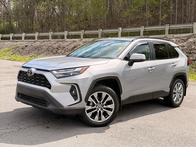 Used 2022 Toyota RAV4 XLE Premium AWD/4WD image 2