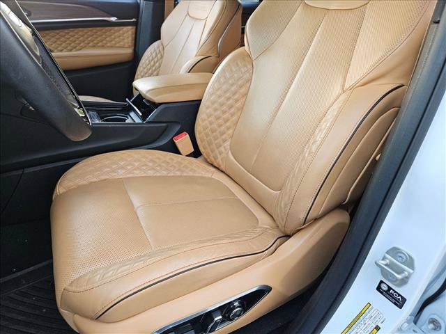 Used 2023 Jeep Grand Cherokee Summit w/ Luxury Tech Group V RWD image 15